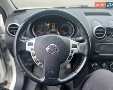 Белый Ниссан Кашкай, объемом двигателя 2 л и пробегом 190 тыс. км за 12000 $, фото 24 на Automoto.ua