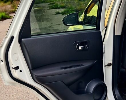 Белый Ниссан Кашкай, объемом двигателя 1.6 л и пробегом 157 тыс. км за 10600 $, фото 10 на Automoto.ua