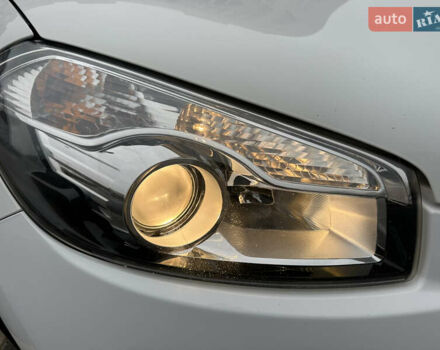 Белый Ниссан Кашкай, объемом двигателя 1.5 л и пробегом 167 тыс. км за 10499 $, фото 4 на Automoto.ua