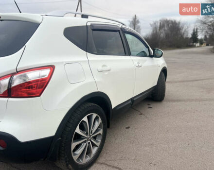 Белый Ниссан Кашкай, объемом двигателя 2 л и пробегом 190 тыс. км за 12000 $, фото 11 на Automoto.ua