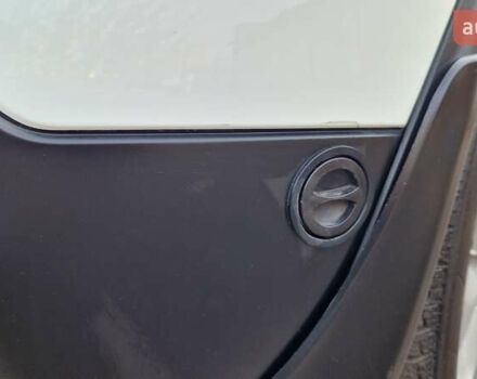 Білий Ніссан Кашкай, об'ємом двигуна 2 л та пробігом 115 тис. км за 9900 $, фото 7 на Automoto.ua