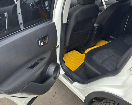 Білий Ніссан Кашкай, об'ємом двигуна 2 л та пробігом 147 тис. км за 12300 $, фото 13 на Automoto.ua