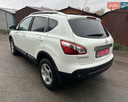 Белый Ниссан Кашкай, объемом двигателя 1.5 л и пробегом 229 тыс. км за 10650 $, фото 6 на Automoto.ua