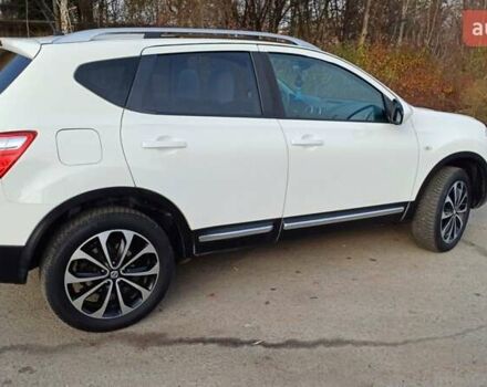 Белый Ниссан Кашкай, объемом двигателя 1.6 л и пробегом 227 тыс. км за 10800 $, фото 6 на Automoto.ua