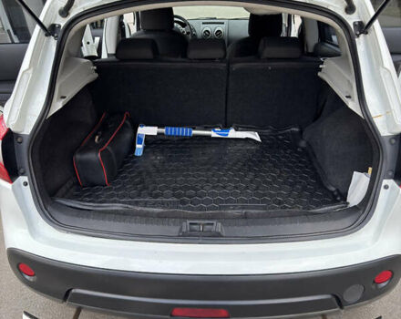 Білий Ніссан Кашкай, об'ємом двигуна 2 л та пробігом 147 тис. км за 12300 $, фото 17 на Automoto.ua