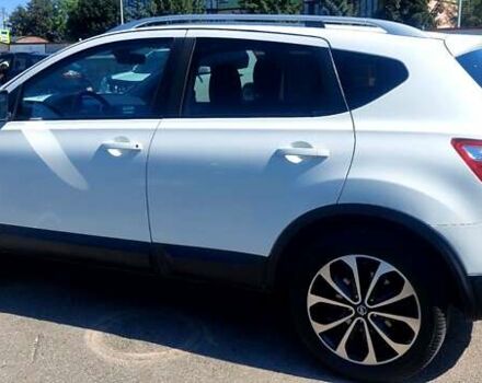 Білий Ніссан Кашкай, об'ємом двигуна 1.6 л та пробігом 197 тис. км за 10999 $, фото 2 на Automoto.ua