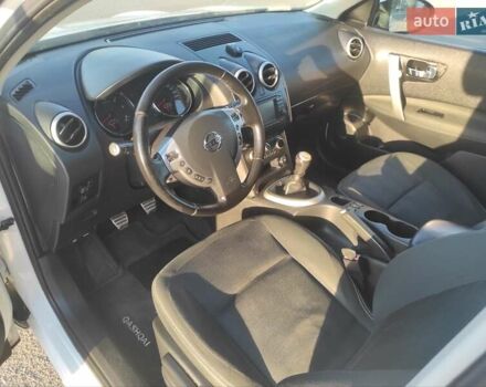 Белый Ниссан Кашкай, объемом двигателя 1.5 л и пробегом 245 тыс. км за 10800 $, фото 10 на Automoto.ua