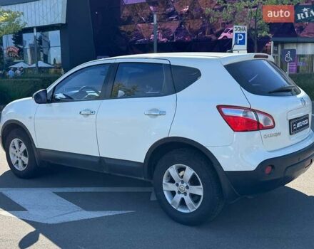 Белый Ниссан Кашкай, объемом двигателя 2 л и пробегом 197 тыс. км за 8690 $, фото 4 на Automoto.ua