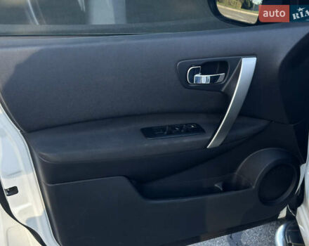 Белый Ниссан Кашкай, объемом двигателя 2 л и пробегом 152 тыс. км за 11400 $, фото 29 на Automoto.ua