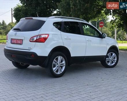 Белый Ниссан Кашкай, объемом двигателя 1.6 л и пробегом 215 тыс. км за 10500 $, фото 4 на Automoto.ua