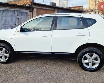 Білий Ніссан Кашкай, об'ємом двигуна 2 л та пробігом 115 тис. км за 9900 $, фото 4 на Automoto.ua