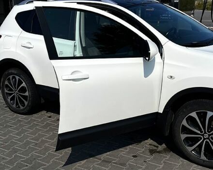 Білий Ніссан Кашкай, об'ємом двигуна 2 л та пробігом 240 тис. км за 11500 $, фото 1 на Automoto.ua