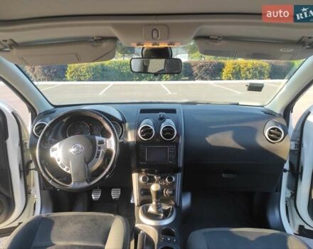 Белый Ниссан Кашкай, объемом двигателя 1.5 л и пробегом 245 тыс. км за 10800 $, фото 31 на Automoto.ua