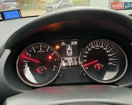 Білий Ніссан Кашкай, об'ємом двигуна 2 л та пробігом 176 тис. км за 11000 $, фото 10 на Automoto.ua