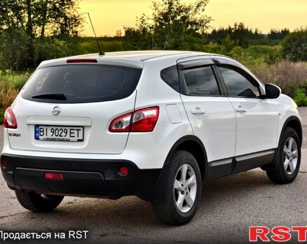 Белый Ниссан Кашкай, объемом двигателя 1.6 л и пробегом 157 тыс. км за 10600 $, фото 1 на Automoto.ua