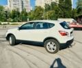 Белый Ниссан Кашкай, объемом двигателя 2 л и пробегом 225 тыс. км за 6500 $, фото 3 на Automoto.ua