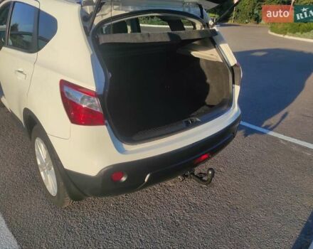 Белый Ниссан Кашкай, объемом двигателя 1.5 л и пробегом 245 тыс. км за 10800 $, фото 24 на Automoto.ua