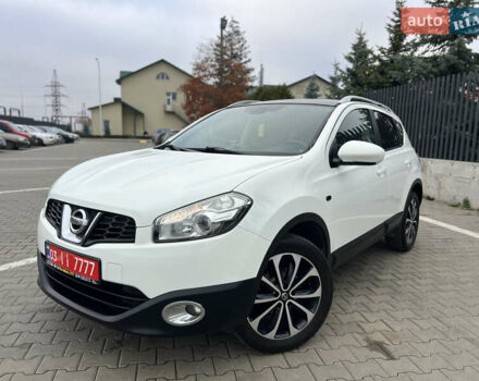 Белый Ниссан Кашкай, объемом двигателя 1.6 л и пробегом 170 тыс. км за 10555 $, фото 3 на Automoto.ua