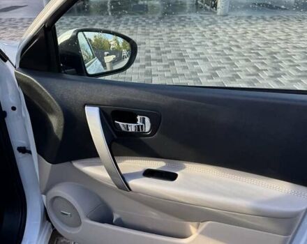 Білий Ніссан Кашкай, об'ємом двигуна 2 л та пробігом 161 тис. км за 10950 $, фото 16 на Automoto.ua