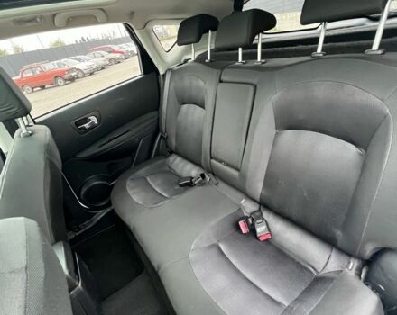 Белый Ниссан Кашкай, объемом двигателя 1.6 л и пробегом 170 тыс. км за 10555 $, фото 17 на Automoto.ua