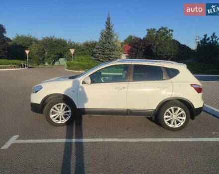 Белый Ниссан Кашкай, объемом двигателя 1.5 л и пробегом 245 тыс. км за 10800 $, фото 3 на Automoto.ua