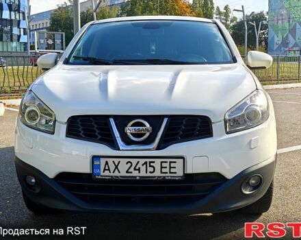 Белый Ниссан Кашкай, объемом двигателя 1.6 л и пробегом 200 тыс. км за 8888 $, фото 4 на Automoto.ua