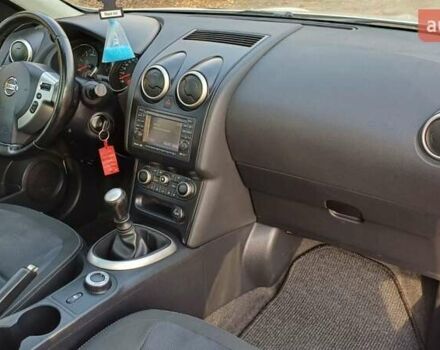 Белый Ниссан Кашкай, объемом двигателя 1.6 л и пробегом 227 тыс. км за 10800 $, фото 32 на Automoto.ua