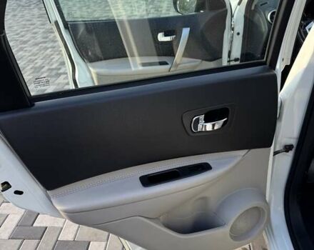 Білий Ніссан Кашкай, об'ємом двигуна 2 л та пробігом 161 тис. км за 10950 $, фото 17 на Automoto.ua