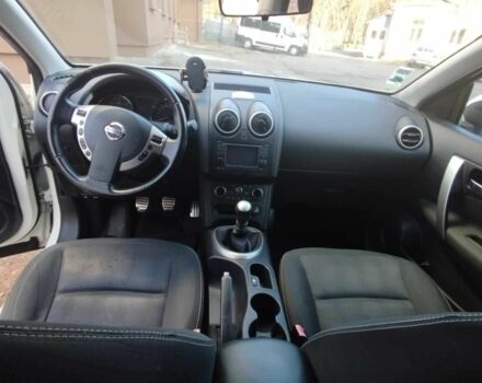 Белый Ниссан Кашкай, объемом двигателя 1.5 л и пробегом 220 тыс. км за 10500 $, фото 3 на Automoto.ua