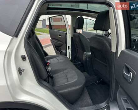 Белый Ниссан Кашкай, объемом двигателя 1.5 л и пробегом 167 тыс. км за 10499 $, фото 24 на Automoto.ua