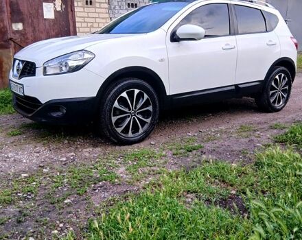 Белый Ниссан Кашкай, объемом двигателя 1.5 л и пробегом 274 тыс. км за 11300 $, фото 2 на Automoto.ua