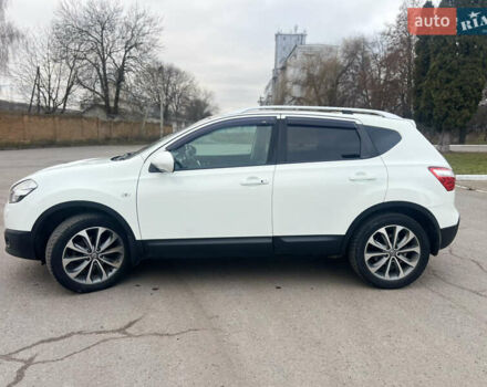 Белый Ниссан Кашкай, объемом двигателя 2 л и пробегом 190 тыс. км за 12000 $, фото 3 на Automoto.ua