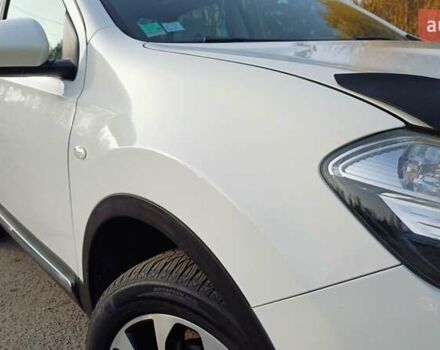 Белый Ниссан Кашкай, объемом двигателя 1.6 л и пробегом 227 тыс. км за 10800 $, фото 19 на Automoto.ua