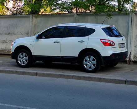 Белый Ниссан Кашкай, объемом двигателя 2 л и пробегом 196 тыс. км за 10300 $, фото 3 на Automoto.ua