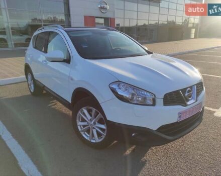 Белый Ниссан Кашкай, объемом двигателя 1.5 л и пробегом 245 тыс. км за 10800 $, фото 2 на Automoto.ua