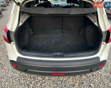 Белый Ниссан Кашкай, объемом двигателя 1.5 л и пробегом 178 тыс. км за 10299 $, фото 12 на Automoto.ua