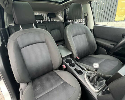 Белый Ниссан Кашкай, объемом двигателя 1.6 л и пробегом 170 тыс. км за 10555 $, фото 37 на Automoto.ua