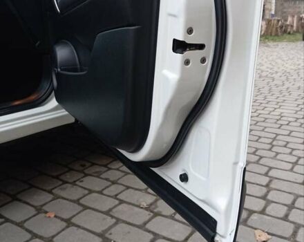 Белый Ниссан Кашкай, объемом двигателя 2 л и пробегом 231 тыс. км за 11650 $, фото 48 на Automoto.ua