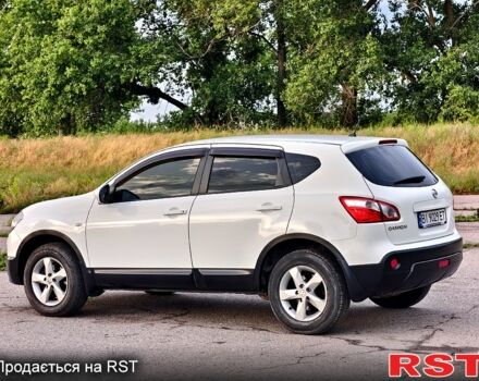 Белый Ниссан Кашкай, объемом двигателя 1.6 л и пробегом 157 тыс. км за 10600 $, фото 2 на Automoto.ua