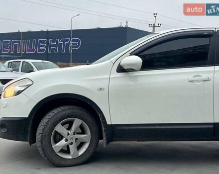 Белый Ниссан Кашкай, объемом двигателя 2 л и пробегом 128 тыс. км за 12490 $, фото 3 на Automoto.ua