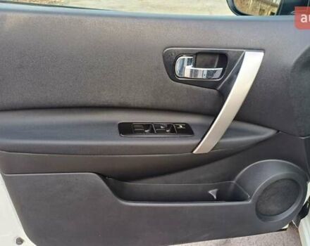 Белый Ниссан Кашкай, объемом двигателя 1.6 л и пробегом 227 тыс. км за 10800 $, фото 22 на Automoto.ua