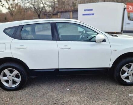 Белый Ниссан Кашкай, объемом двигателя 2 л и пробегом 115 тыс. км за 9900 $, фото 14 на Automoto.ua