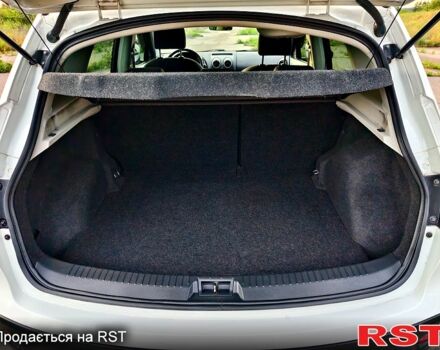 Белый Ниссан Кашкай, объемом двигателя 1.6 л и пробегом 157 тыс. км за 10600 $, фото 5 на Automoto.ua