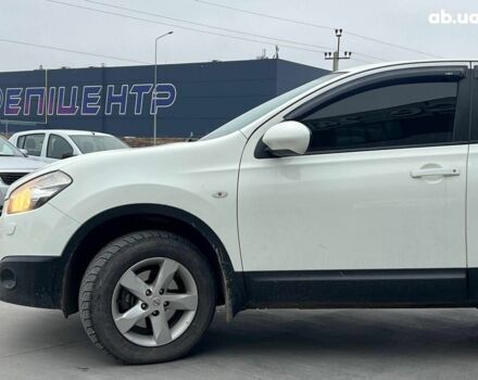 Белый Ниссан Кашкай, объемом двигателя 2 л и пробегом 128 тыс. км за 12490 $, фото 3 на Automoto.ua