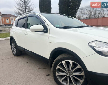 Белый Ниссан Кашкай, объемом двигателя 2 л и пробегом 190 тыс. км за 12000 $, фото 12 на Automoto.ua