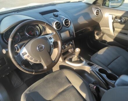 Белый Ниссан Кашкай, объемом двигателя 1.5 л и пробегом 245 тыс. км за 10450 $, фото 4 на Automoto.ua