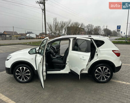 Белый Ниссан Кашкай, объемом двигателя 1.5 л и пробегом 167 тыс. км за 10499 $, фото 32 на Automoto.ua