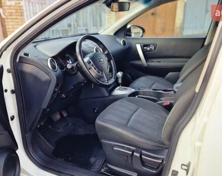 Білий Ніссан Кашкай, об'ємом двигуна 2 л та пробігом 115 тис. км за 9900 $, фото 17 на Automoto.ua