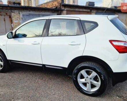 Білий Ніссан Кашкай, об'ємом двигуна 2 л та пробігом 115 тис. км за 9900 $, фото 24 на Automoto.ua