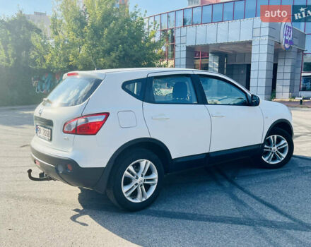 Белый Ниссан Кашкай, объемом двигателя 2 л и пробегом 226 тыс. км за 6400 $, фото 1 на Automoto.ua